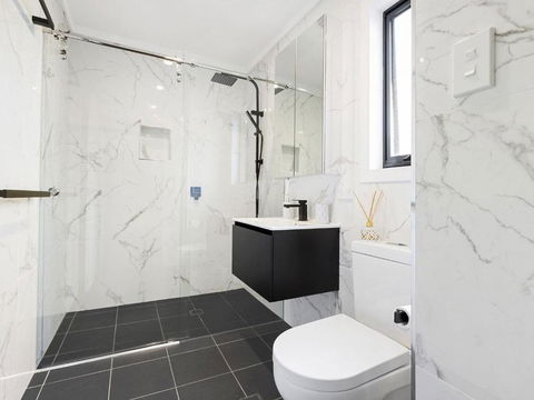 Shady Palms Modern Beach House With Studio - Surfers Gold Coast 1
