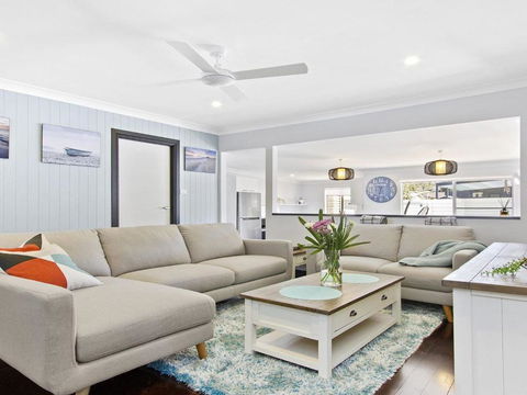 Sunset Beach Situated Between Two Beaches & A Lake - Surfers Gold Coast 4