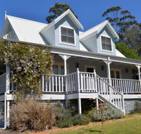 The Dolls House Charming 2 bedroom cottage just a short walk from the village - Surfers Gold Coast