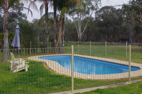 Deniliquin Pioneer Tourist Park - Surfers Gold Coast 4