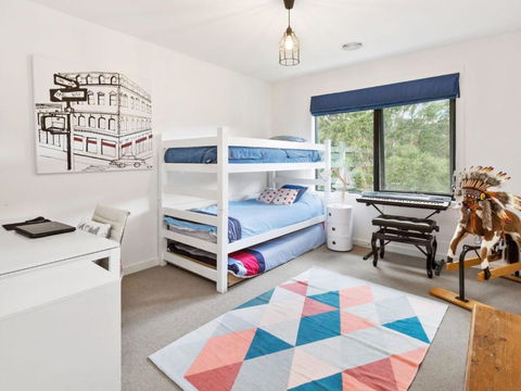 CATALINA MOUNT ELIZA - Surfers Gold Coast 2