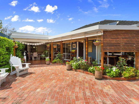 KARINYA MORNINGTON - Surfers Gold Coast 5
