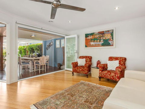 KARINYA MORNINGTON - Surfers Gold Coast 6