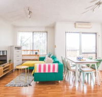 Simple Comfort 2bed1bath Unit in Meadowbank - Surfers Gold Coast