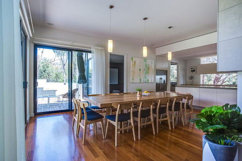 Kalina Retreat Tennis & Pool - Surfers Gold Coast 1