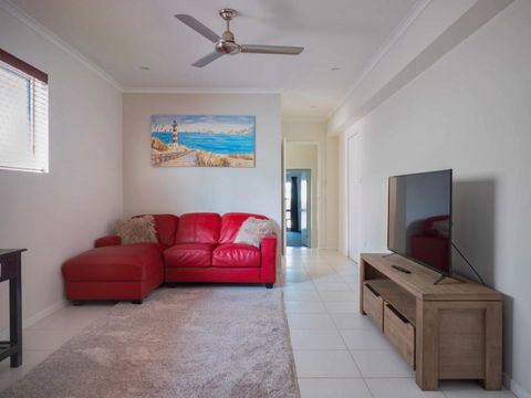 Ivy Street 7 Dicky Beach - Surfers Gold Coast 3