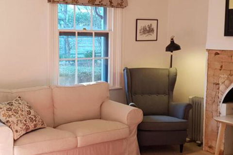 Redruth 2 Bedroom Cottage Situated In Wandiligong - Surfers Gold Coast 2