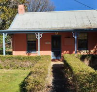 Redruth 2 bedroom cottage situated in wandiligong - Surfers Gold Coast