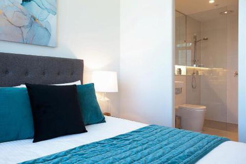 CITY HIGH Hosted By: LAbode Accommodation - Surfers Gold Coast 2