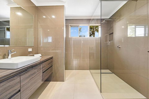 CANAL HOME NEAR MOOLOOLABA Kooringal - Surfers Gold Coast 4