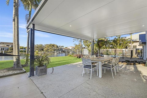 CANAL HOME NEAR MOOLOOLABA Kooringal - Surfers Gold Coast 3
