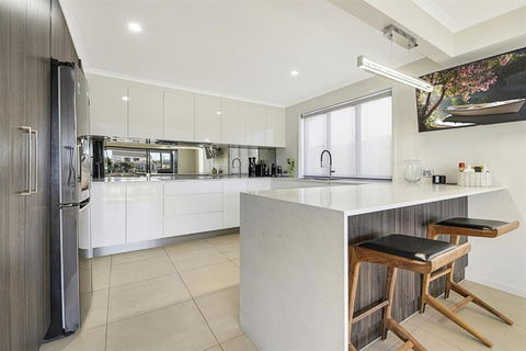 CANAL HOME NEAR MOOLOOLABA Kooringal - Surfers Gold Coast 1