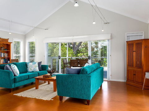 Akarana Beach House :: Jervis Bay Rentals - Surfers Gold Coast 3