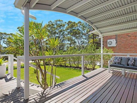 Akarana Beach House :: Jervis Bay Rentals - Surfers Gold Coast 5
