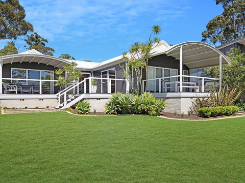 Akarana Beach House :: Jervis Bay Rentals - Surfers Gold Coast 4