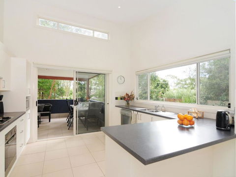 Acacia On Orion :: Jervis Bay Rentals - Surfers Gold Coast 2