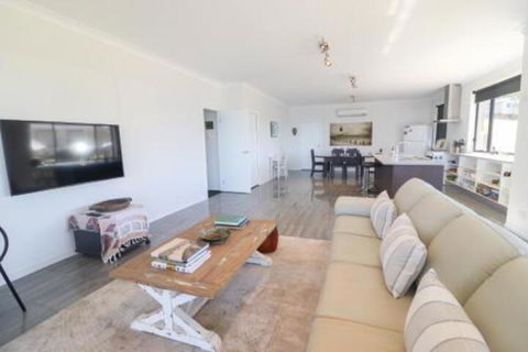 Elysium Lakehouse - Surfers Gold Coast 7