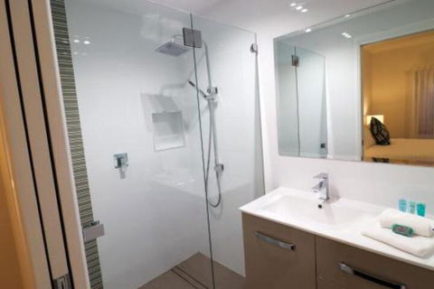 Elysium Lakehouse - Surfers Gold Coast 3