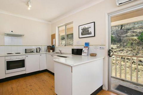Rosa Estate In Broke Two 3br House In Walking Distance To Cellar Doors - Surfers Gold Coast 4