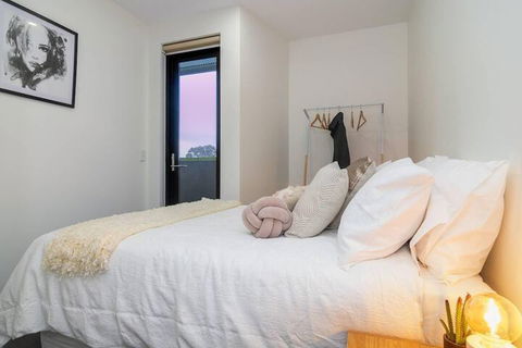 Canopy At 44 Minutes From The CBD Train & Cafes Wifi Nespresso Amenities - Surfers Gold Coast 3