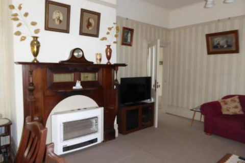 Claremont Farmhouse - Surfers Gold Coast 5