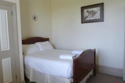 Claremont Farmhouse - Surfers Gold Coast 7
