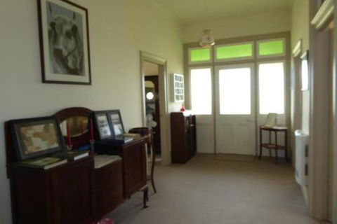 Claremont Farmhouse - Surfers Gold Coast 0