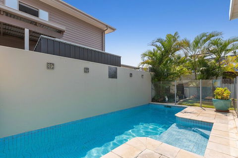 CASUARINA DREAMING - Surfers Gold Coast 3