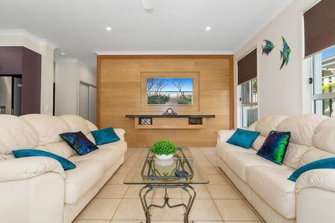 CASUARINA DREAMING - Surfers Gold Coast 6
