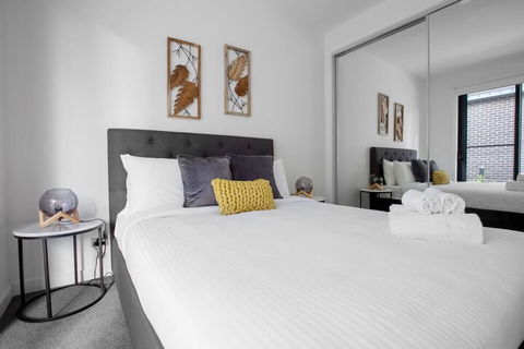 Elegant Stylish Living@mooneeponds Wifi/parking - Surfers Gold Coast 5