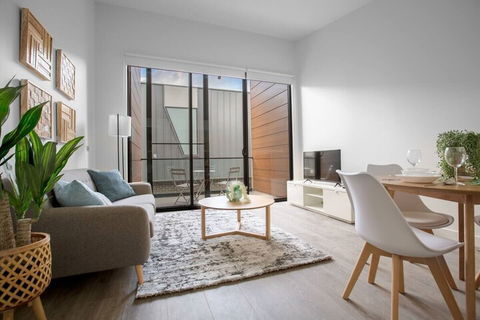 Elegant Stylish Living@mooneeponds Wifi/parking - Surfers Gold Coast 2