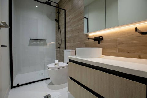 Elegant Stylish Living@mooneeponds Wifi/parking - Surfers Gold Coast 7