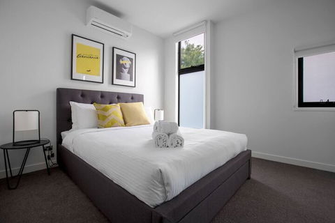 Elegant Stylish Living@mooneeponds Wifi/parking - Surfers Gold Coast 1