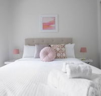 Designer Warm Homeatmooneepondsparking / wifi - Surfers Gold Coast