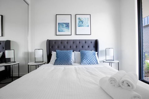 Trendy Livingstyle 2br@moonee Ponds Wifi+parking - Surfers Gold Coast 1