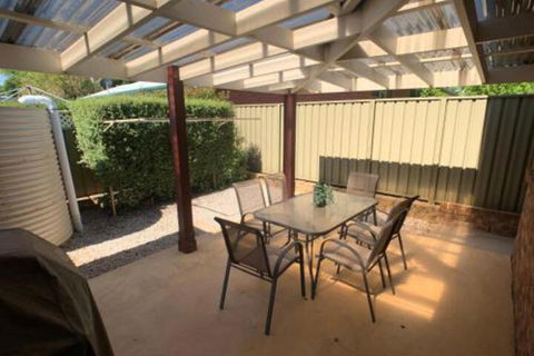 Spacious 2 Bed 2 Bath Villa Central Location Quiet - Surfers Gold Coast 7