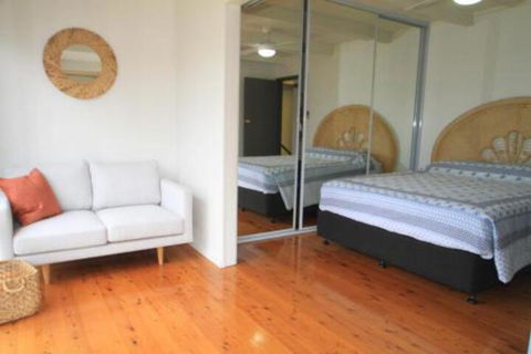 Cater Waterfront - Surfers Gold Coast 2