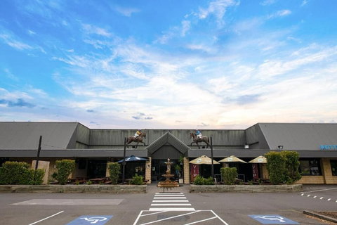 Blacktown Tavern - Surfers Gold Coast 2