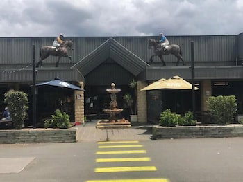 Blacktown Tavern - Surfers Gold Coast 1