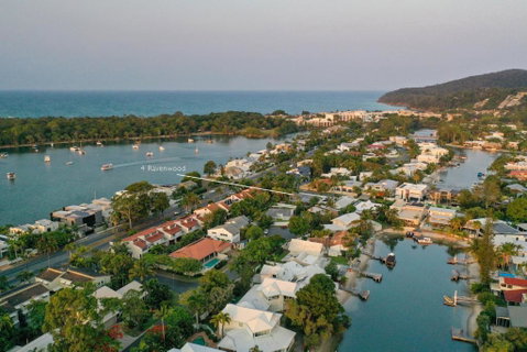 Walk To Hastings Street Noosa Sound - Surfers Gold Coast 4