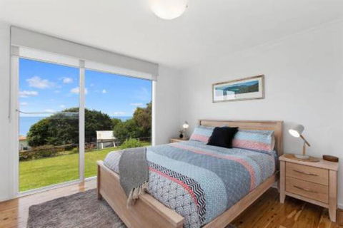 COASTAL HAVEN Panoramic Ocean Views - Surfers Gold Coast 3