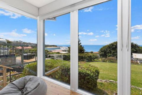 COASTAL HAVEN Panoramic Ocean Views - Surfers Gold Coast 4