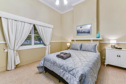 The Jazz B & B - Surfers Gold Coast 2