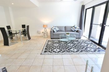 Via Veneto 3 Bedroom Private Home - Surfers Gold Coast 0