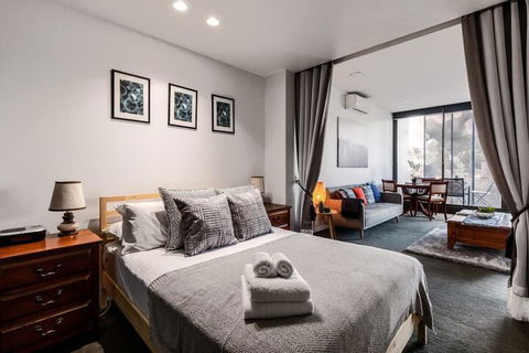 Spacious 1BD 50m From Chapel Street - Surfers Gold Coast 7