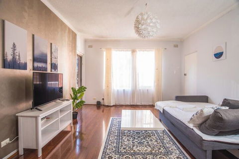 Vibrant And Colorful Apartment In Dollspoint - Surfers Gold Coast 7