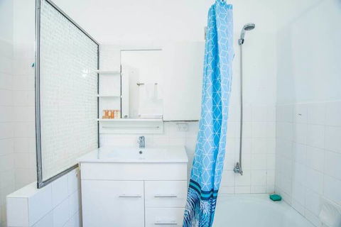 Vibrant And Colorful Apartment In Dollspoint - Surfers Gold Coast 5