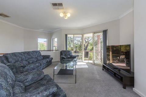 The Burswood Townhouse - Surfers Gold Coast 3