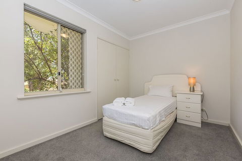 The Burswood Townhouse - Surfers Gold Coast 6