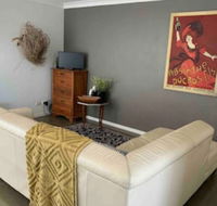 Cosy 1 Bedroom Unit With Views of The City - Surfers Gold Coast